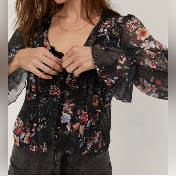 Nasty Gal Floral Chiffon Lace Up Blouse - Women’s Size 2 - Picture 3 of 7